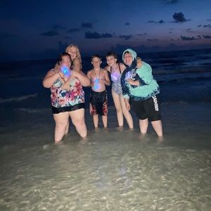 Meet your Posher, Alexis